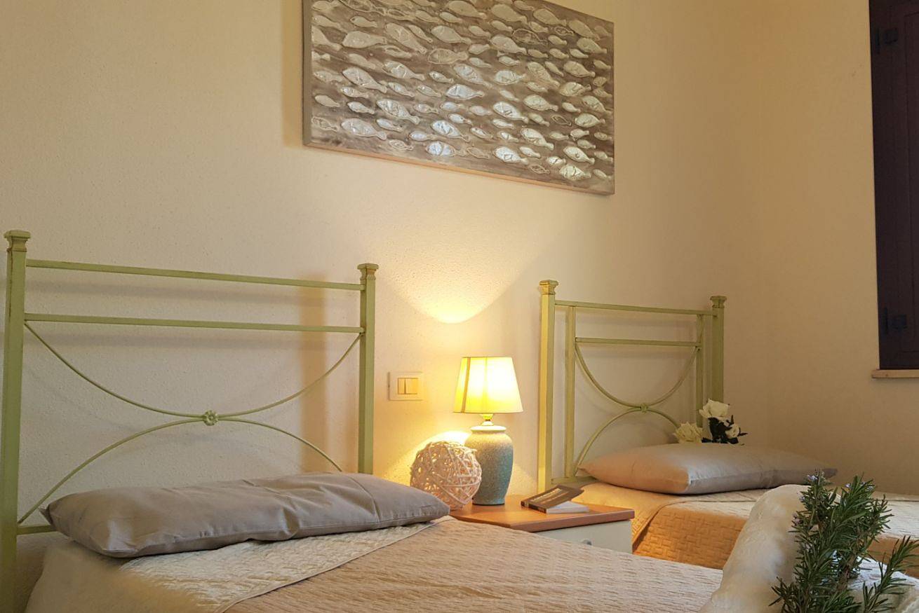 Appartamento intero, [Villa Solidea] Casa con giardino a 500 metri dal mare in Cala Ginepro, Orosei