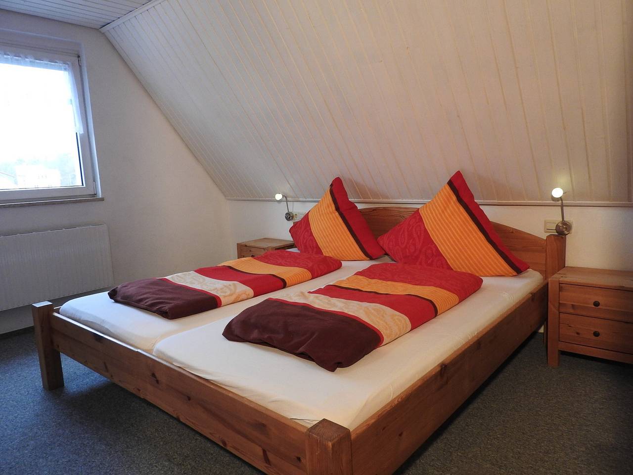 Entire apartment, Apartment “Haus Bea” Directly at the Lake, with Mountain View in Lindau, Bavarian Swabia