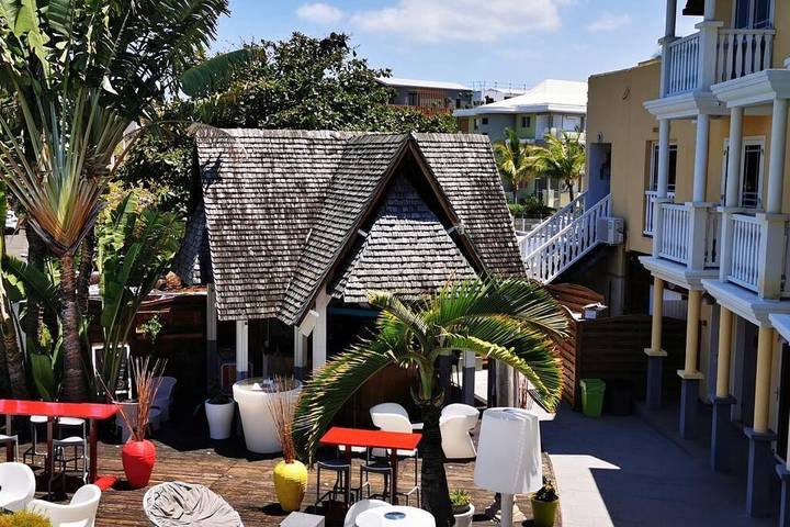 Gîte pour 4 personnes, avec terrasse ainsi que vue et piscine dans Plage de l'Hermitage - 3