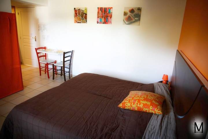 Gîte pour 2 personnes, avec terrasse dans Gaillères