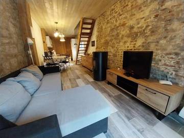Gîte pour 4 personnes, avec vue et terrasse dans Chooz