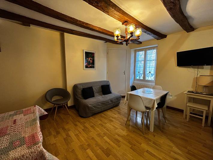 Ganzes Studio, Charmantes T2 im Zentrum von La Roche-Posay mit Wifi und kostenlosem Parkplatz in La Roche-Posay, Vienne