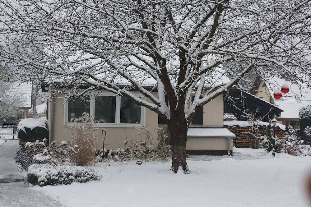 Ferienhaus in Bernau bei Berlin in ruhiger Lage mit Veranda und Terrasse in Bernau bei Berlin, Barnimerland Region