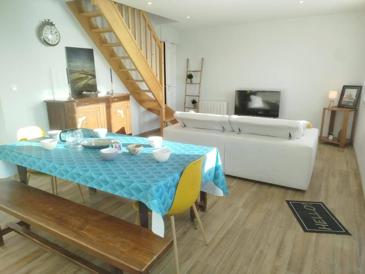 Three-Bedroom House in Champeaux, Baie du Mont-Saint-Michel