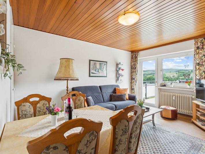 Ganze Wohnung, Kleine Wohnung mit großem Südbalkon im Sauerland in Meschede, Hochsauerlandkreis