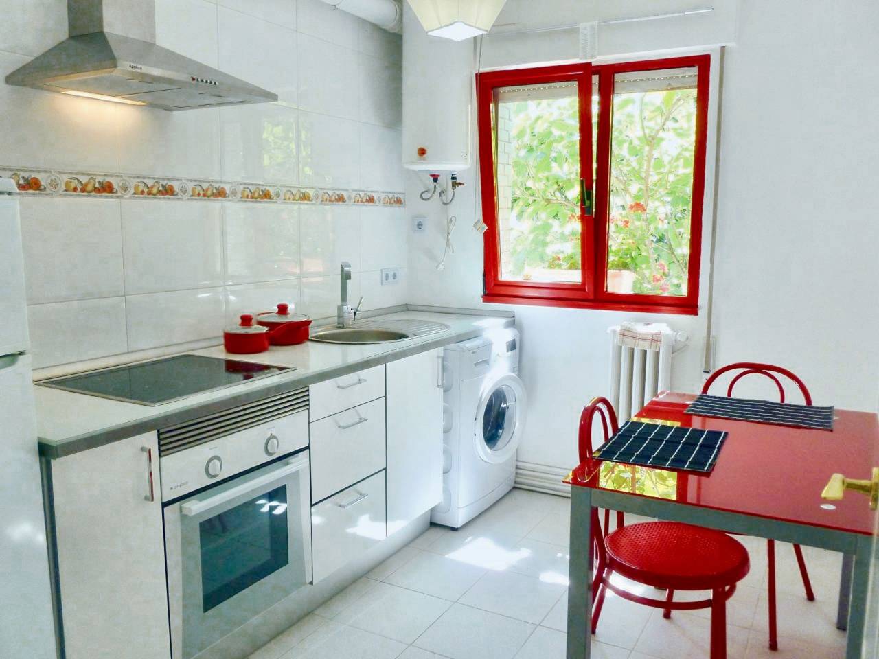 Ganze Wohnung, Gemütliche Wohnung in Mogor mit Meerblick-Terrasse - 40 m² in Marín, Rías Baixas