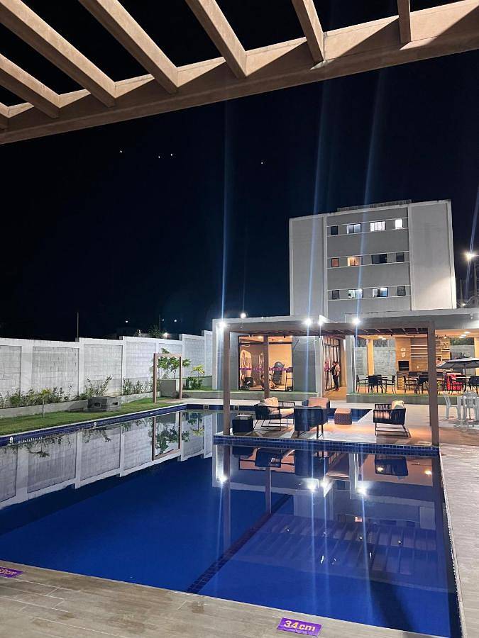 Casas e apartamentos de temporada para 13 pessoas, com piscina e vista e ainda jardim, adaptado a crianças em Caruaru