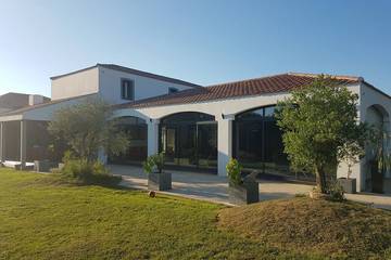 Gîte pour 8 personnes, avec terrasse et jardin à Beauvoir-sur-Mer