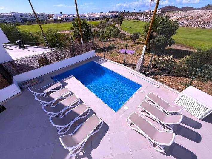 Villa voor 8 personen, met balkon en zwembad in Amarilla Golf