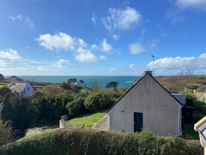 Location de vacances pour 12 personnes, avec jardin et vue dans Plage de Kerhornou
