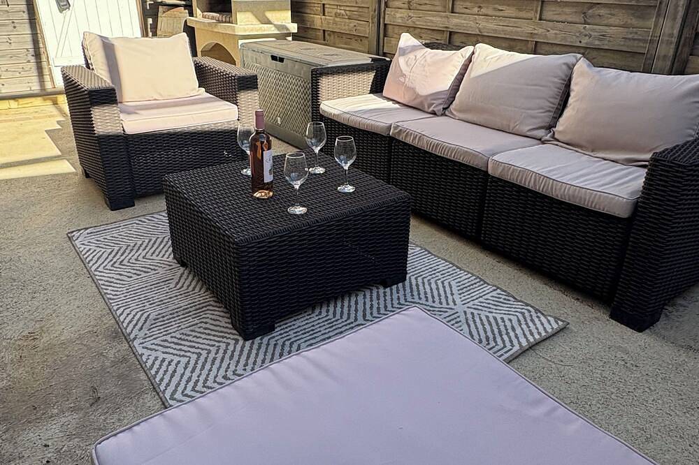 Appartement entier, Appartement climatisé en en rez-de-chaussée de chalet, à 200m de la plage in Plage des Chalets, Gruissan