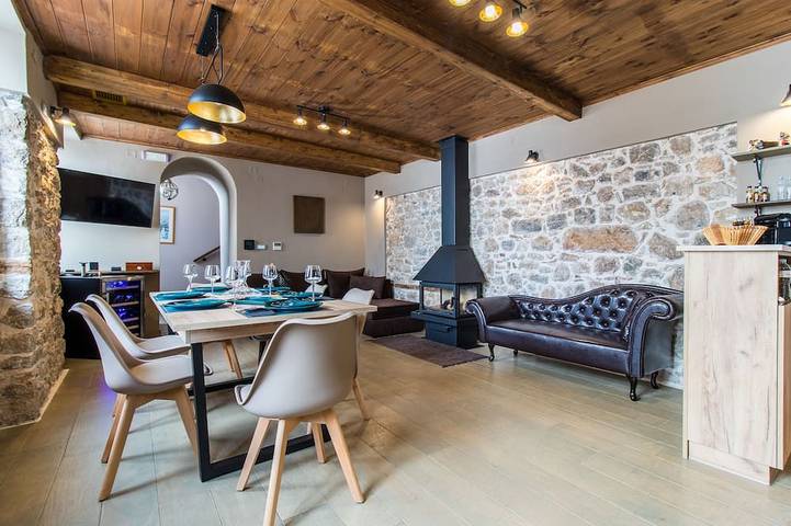 Ferienhaus für 8 Personen, mit Whirlpool und Terrasse