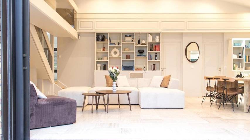 Villa pour 14 personnes, avec jardin ainsi que vue et sauna, animaux acceptés