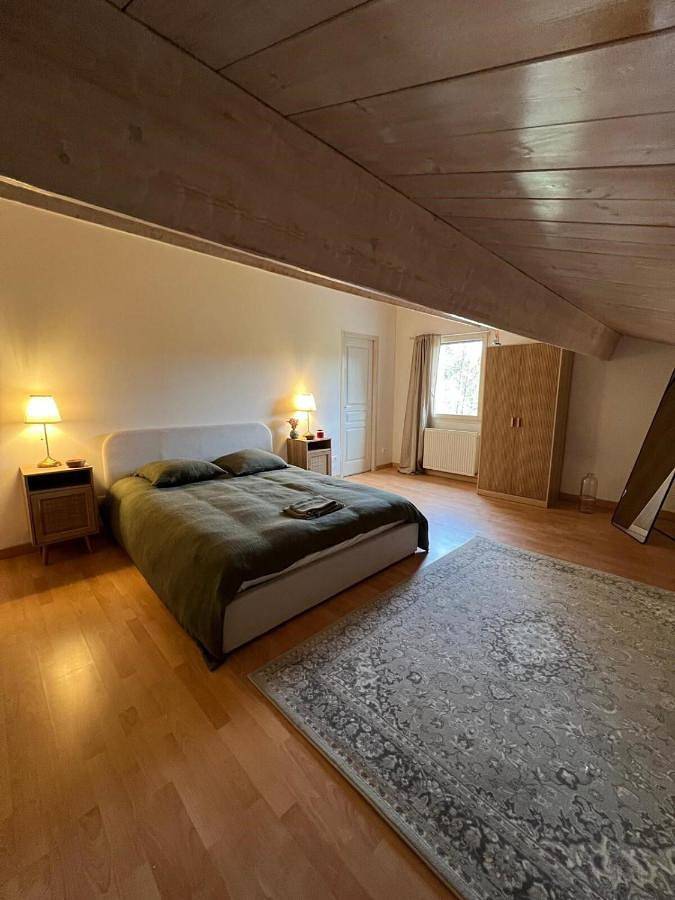 Location de vacances pour 12 personnes, avec Terrasse et Jardin ainsi que Piscine et Vue à Albas - 3