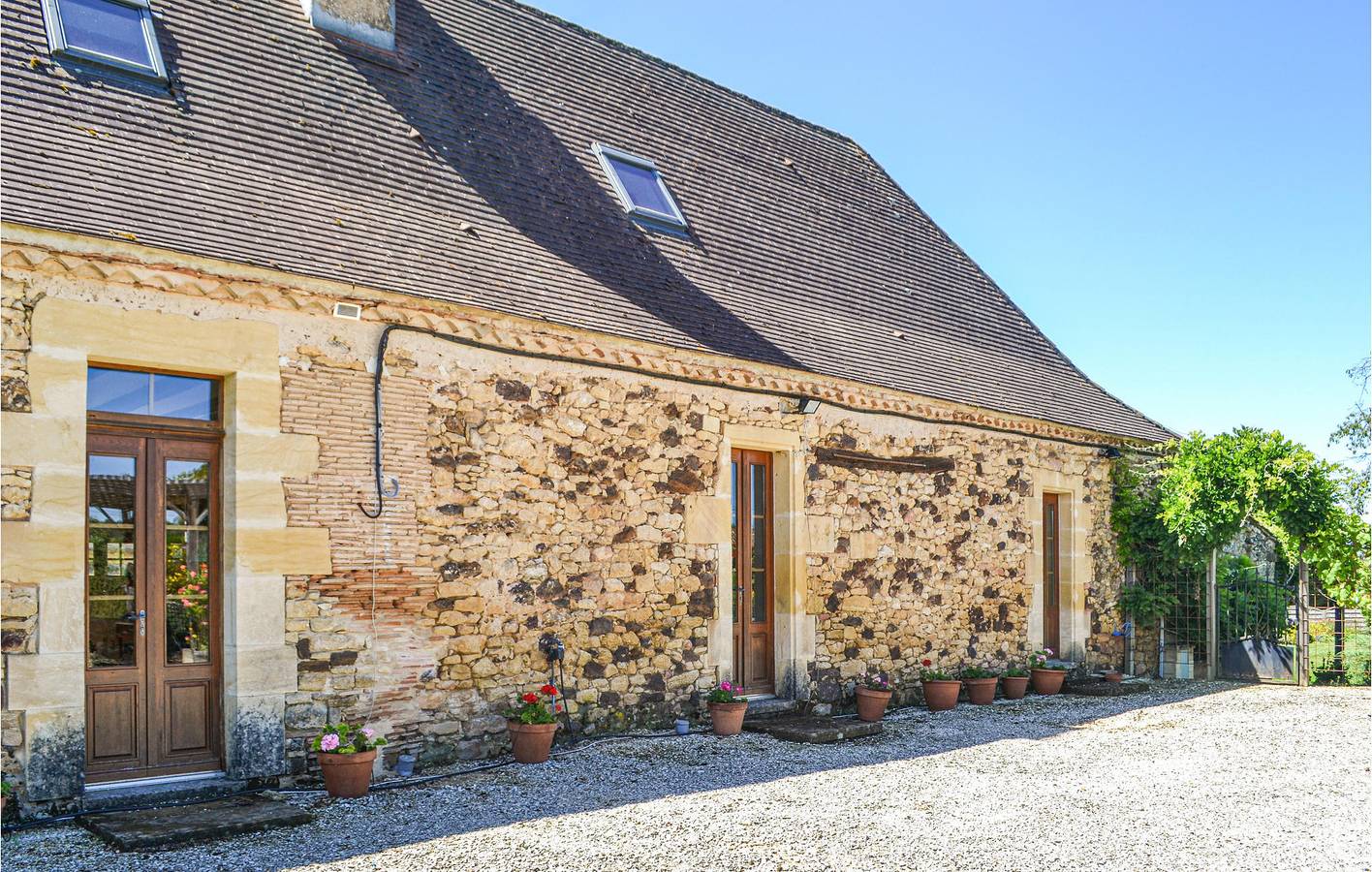 230 Sq Ft Apt : Piscine, Internet, Deck Chair in Montferrand-du-Périgord, Périgord Pourpre