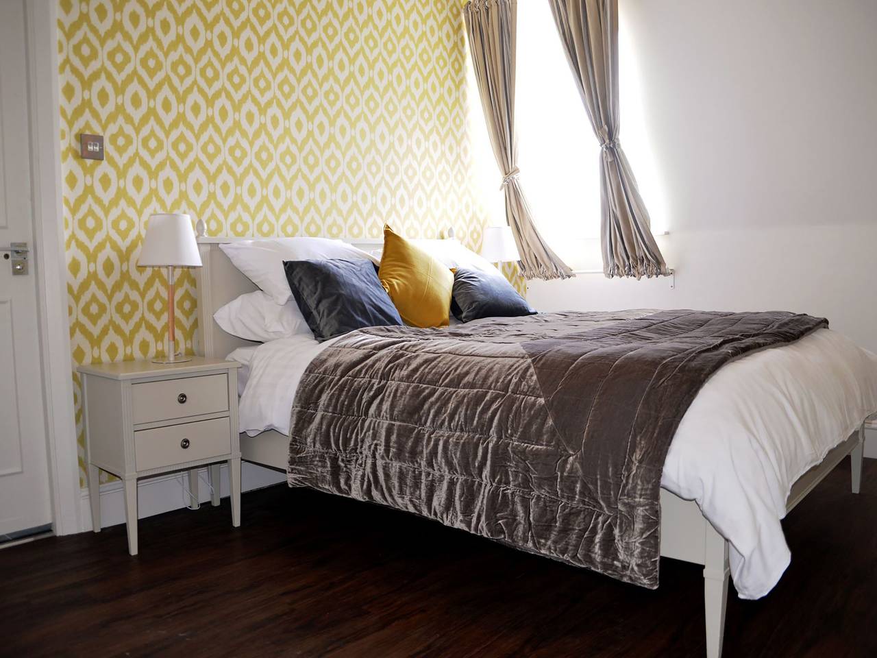 Entire apartment, Helle, erst kürzlich vollständig renovierte (2016) Ferienwohnungen in einem den in Plymouth, South West England
