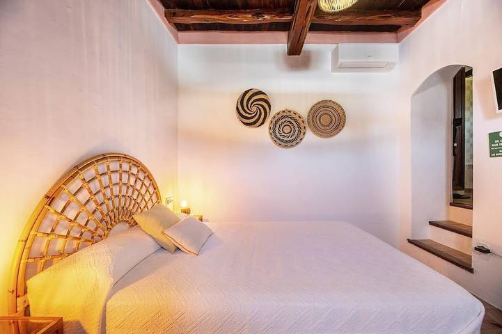 Autentica Casa Ibicenca De 400 Años En Area Privada De 50.000 Metros Cuadrados. in Aigües Blanques (Santa Eulària des Riu), Santa Eulària des Riu