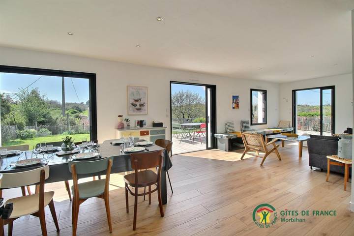 Gîte pour 10 personnes, avec Terrasse ainsi que Jardin et Vue à Le Palais