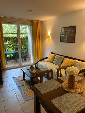 Gîte pour 4 personnes, avec terrasse à Levernois