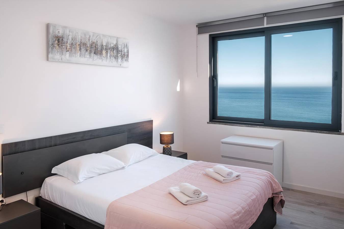 Ganze Wohnung, Ferienwohnung für 6 Personen mit Balkon in Câmara de Lobos, Madeira