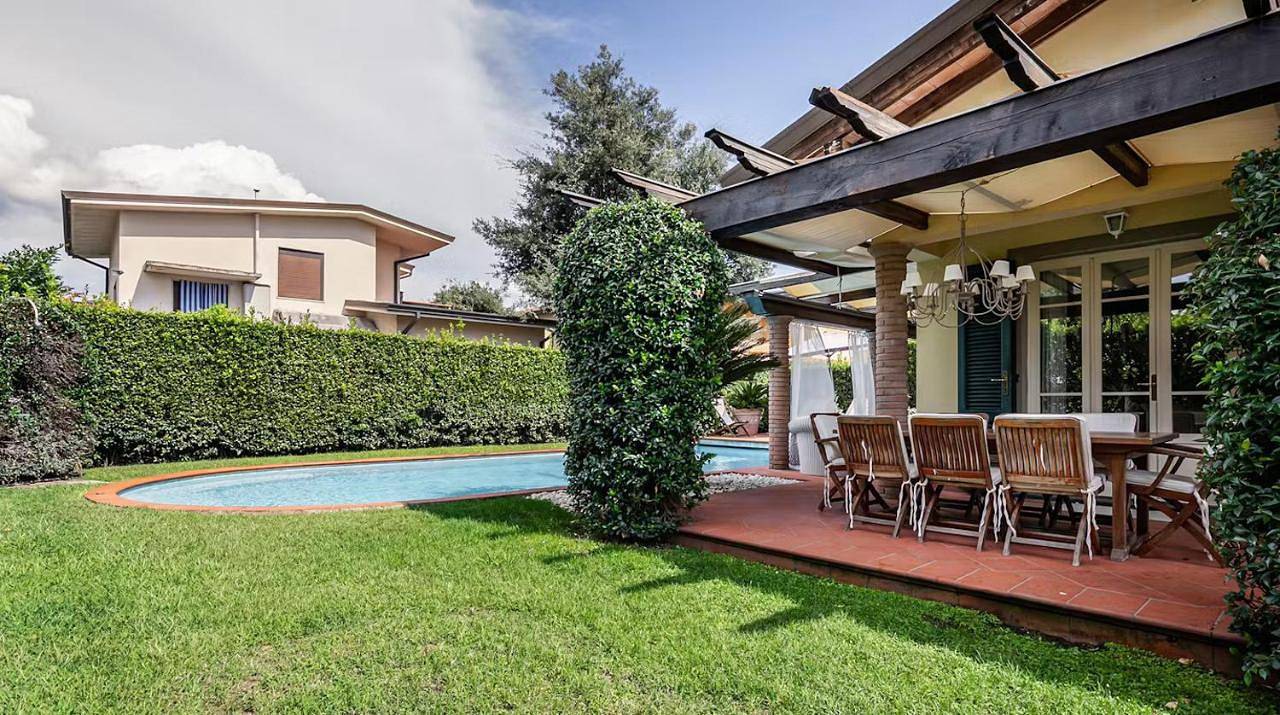 Your house by the sea in Marina di Pietrasanta, Pietrasanta