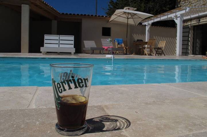 Location de vacances pour 6 personnes, avec jardin et terrasse à Saint-Andéol-de-Berg