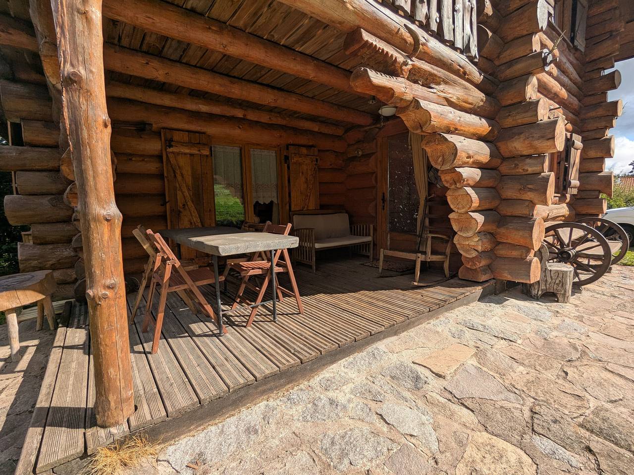 Unique log house with balcony and terrace in the Vosges in Le Tholy, Épinal en omgeving