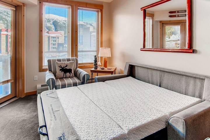 Vacation rental for 4 people, with hot tub and balcony in Copper Mountain