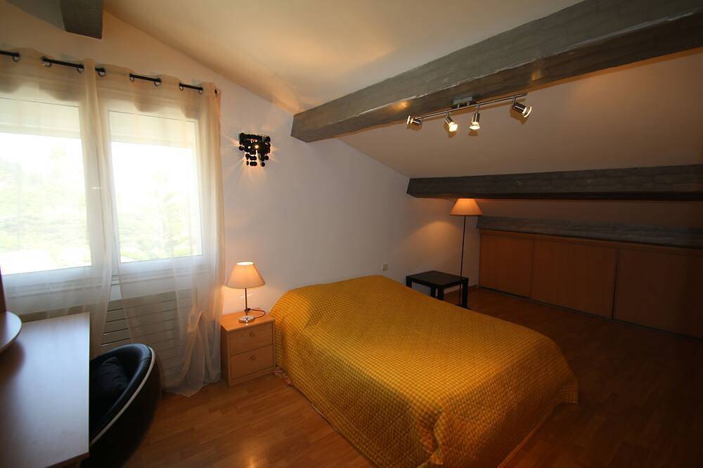 Preciosa villa con jardín, piscina y jacuzzi cerca de todos los servicios in La Farlède, Region de Toulon