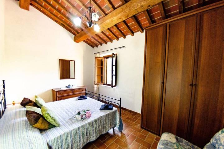Ampio cottage a Buti in Buti, Pisa e dintorni