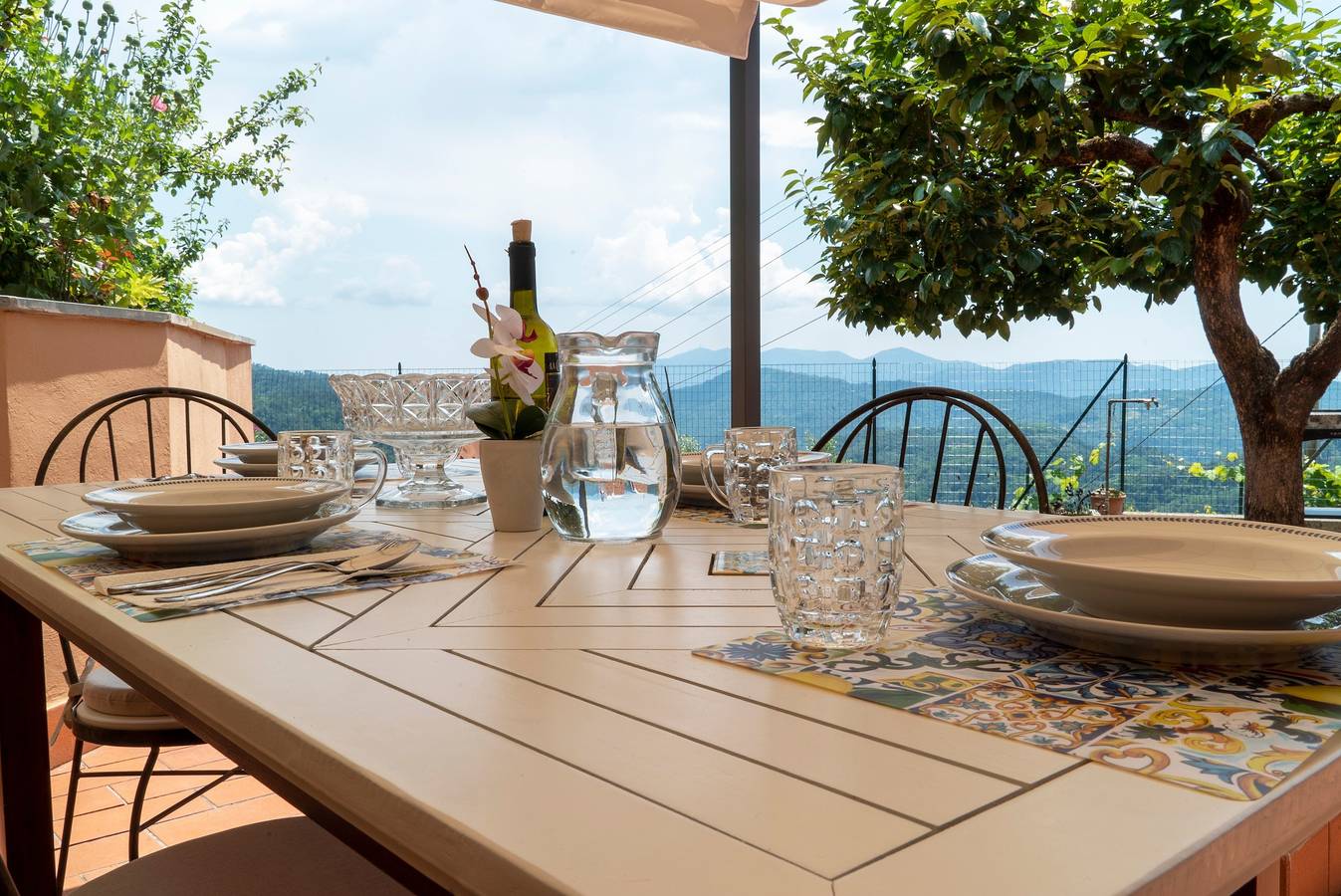 Casa Teresa met Uitzicht op de Bergen, Privéterras en Wi-Fi in Pescaglia, Italiaanse Rivièra