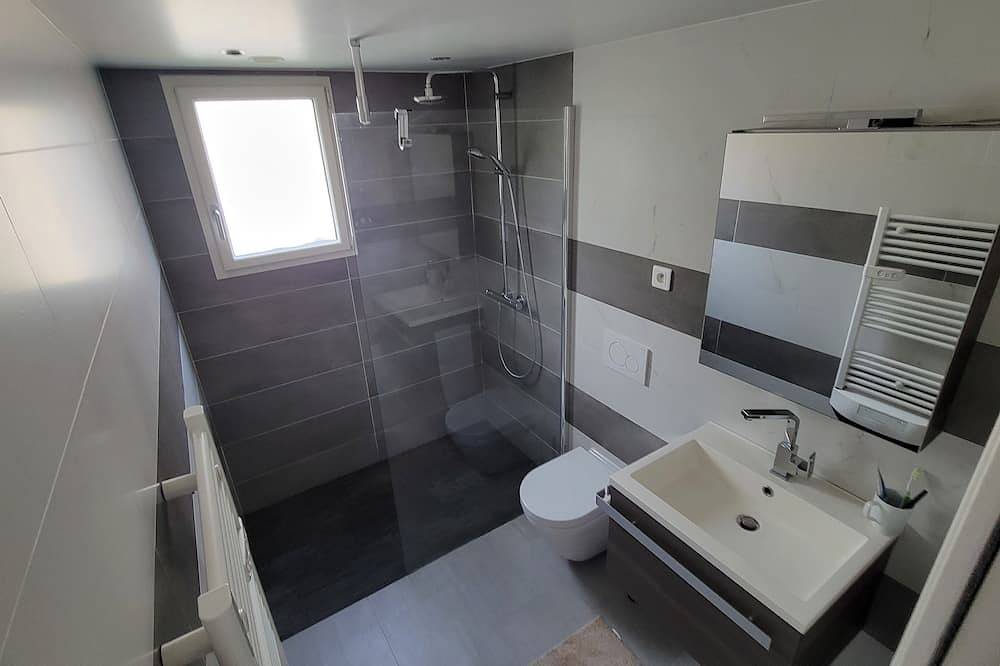 Petite Maison Indépendante au Calme, Proche de Paris, Parking, Jardin in Cormeilles-en-Parisis, Val-d'Oise