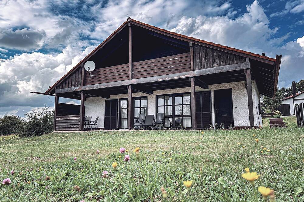 Ganze Wohnung, Gemütliches Ferienhaus mit Garten und Terrasse in Büchelberg, Windorf