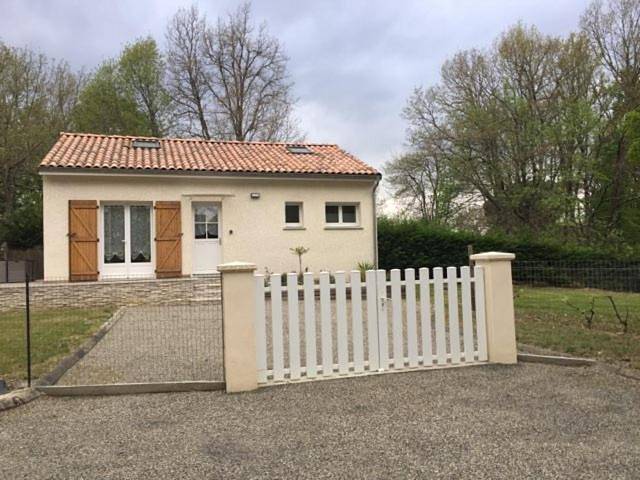 Gîte pour 6 personnes, avec vue et jardin à Lagraulet-Saint-Nicolas