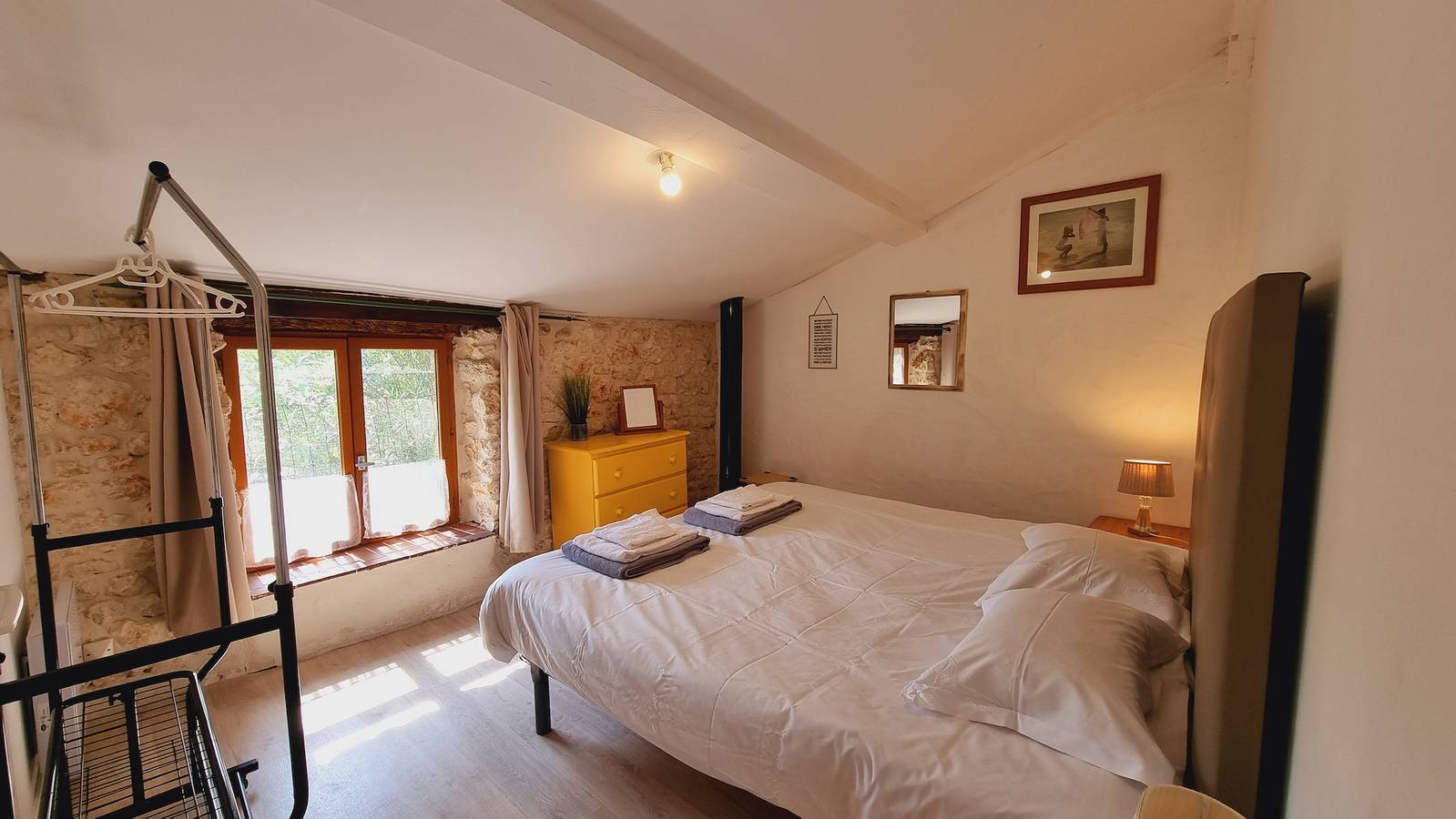 Gîte pour 4 personnes avec piscine in Saint-Just-Luzac, Côte de Beauté