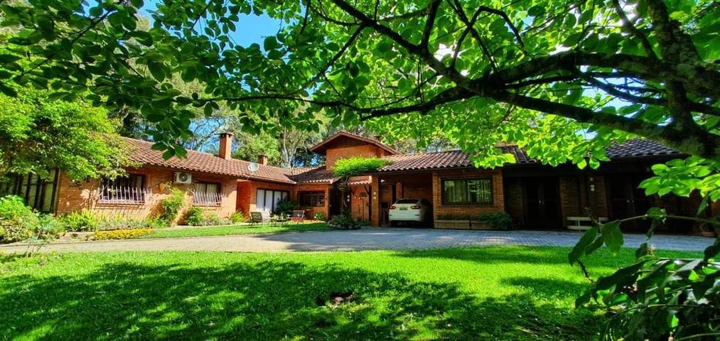 Casa de férias para 11 pessoas, com vista e jardim, com animais de estimação em Gramado
