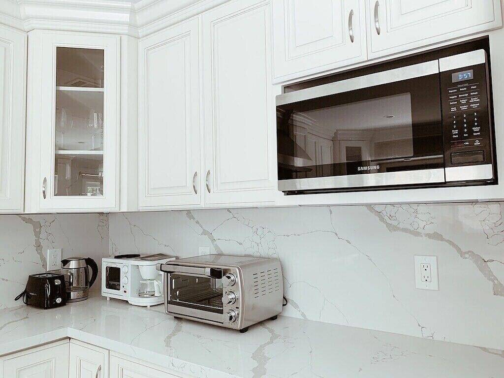 New House 4Be/2Ba, cute Pool/Spa with slide Near Beach, Disneyland For 12! in Westminster, Orange County