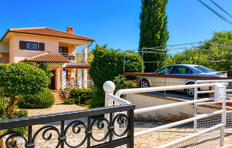 Ganze Ferienwohnung, Gemütliche Ferienwohnung mit Terrasse, Parkplatz und 1 km Entfernung zum Strand von V. Sabuša in Kukljica, Insel Ugljan