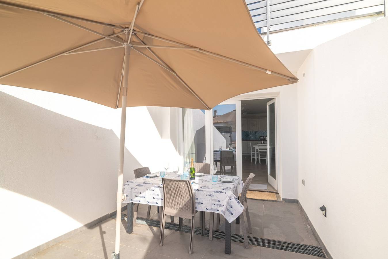 Appartamento intero, Appartamento 'Bilocale Nuovo Budoni Centro' con terrazza privata, Wi-Fi e aria condizionata in Budoni, Olbia-Tempio