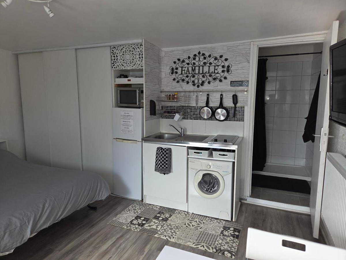Studio avec terrasse et jardin in Roissy-en-Brie, Seine-et-Marne