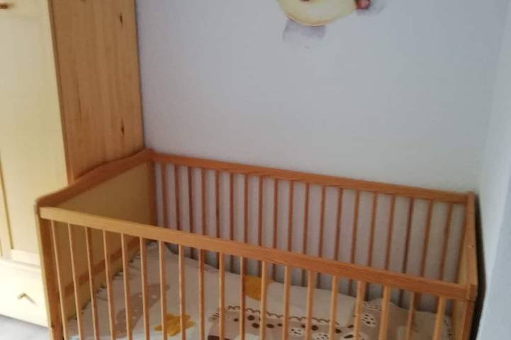 Entire apartment, Born's Cabin, North Sea Vacation Rental in Burhave at Ferienhs Schenk, accommodates up to 2 adults + a toddler in Burhave, Butjadingen