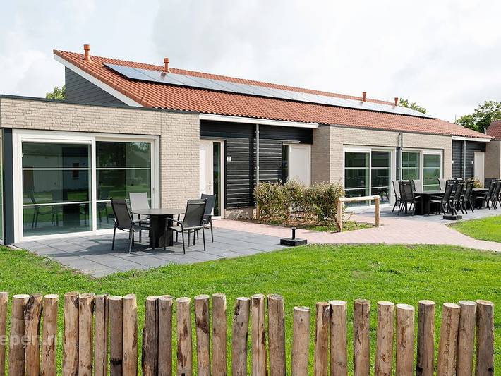 Vakantiehuis voor 16 personen, met terras en balkon/terras in Dishoek