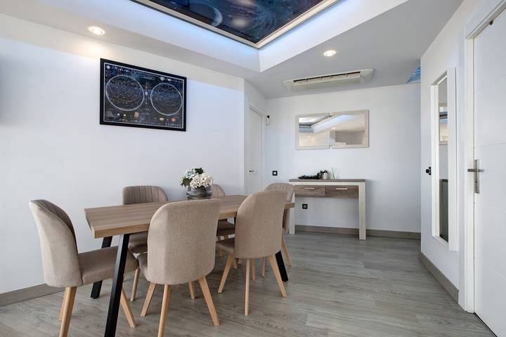 Apartamento entero, Apartamento 'Vistas Al Mar Torremolinos' con vistas al mar, Wi-Fi y aire acondicionado. in La Colina Torremolinos, Torremolinos