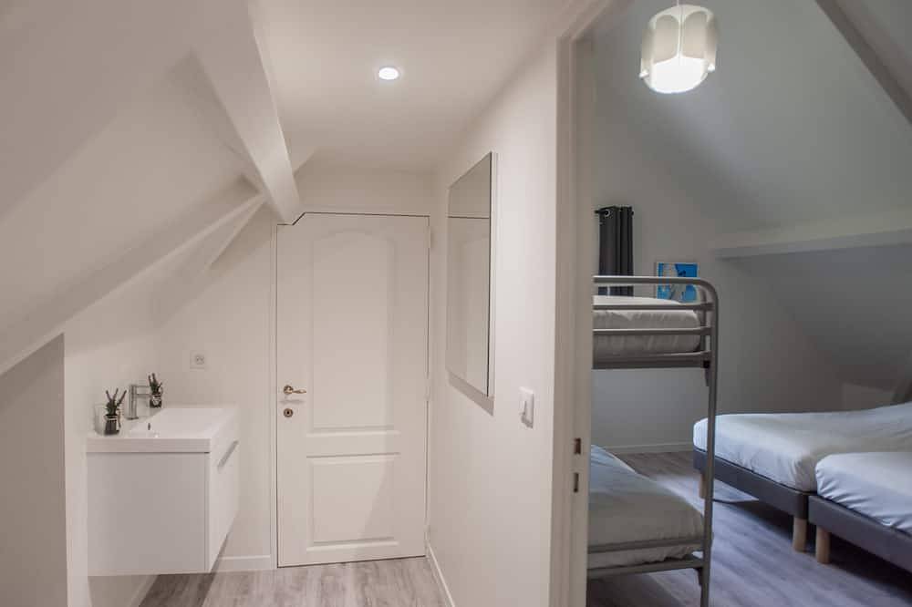 Modern huis op klein vakantiepark met zwembad in Lacapelle-Marival, Lot