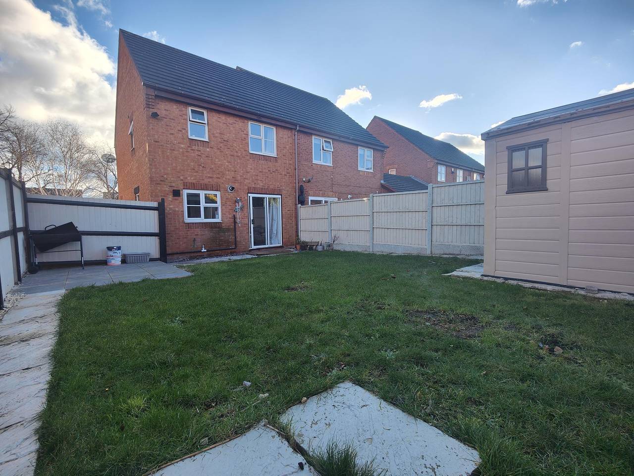 3 Bed House - Sleeps 7 - Garden - Parking - Wifi in Birmingham, Birmingham Area