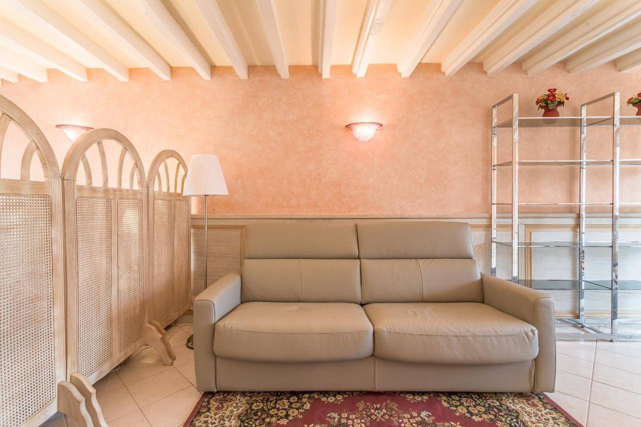 Appartement entier, Le Rubis - Confort - Proche Mag Outlet Troyes - Parking gratuit in Pont-Sainte-Marie, Aube