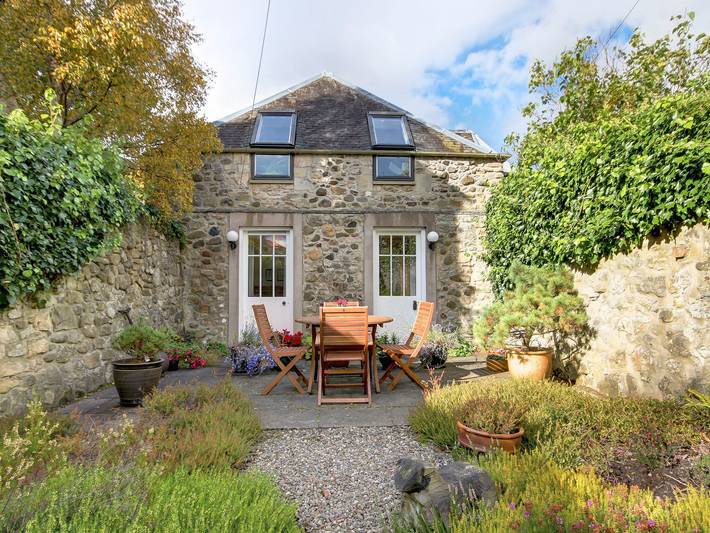 Log cabin for 3 people, with garden in Linlithgow