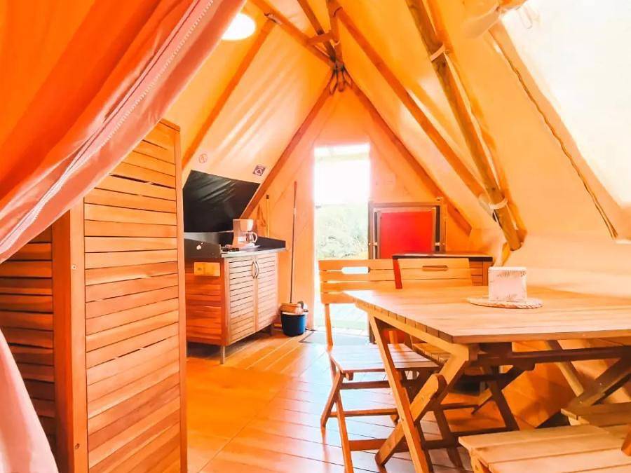 Camping Maeva Escapades de La Geres - Tente 4 personnes - Tipi Maya 24 m² - sans sanitaire 4 personnes in Surgères, Région de Rochefort