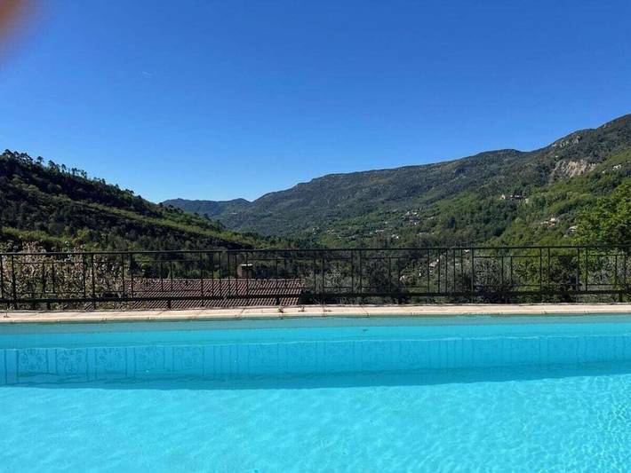 Location de vacances pour 8 personnes, avec terrasse et piscine à Coaraze - 3