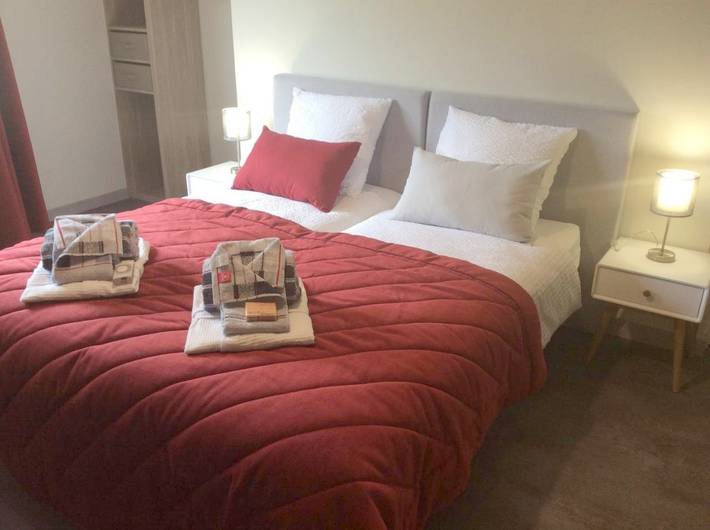 Maison d’hôte pour 14 personnes, avec jardin et jacuzzi, animaux acceptés en Bourgogne